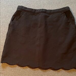 Elegant Black Scalloped Hem Skirt